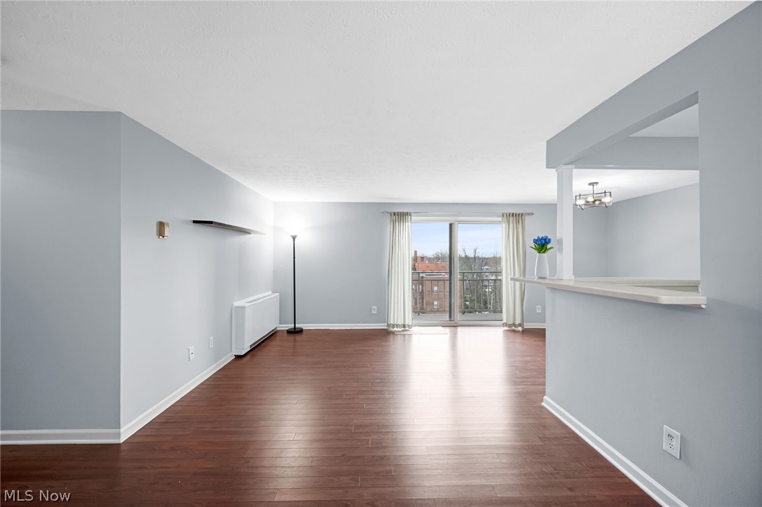 Lake Edge / West Chateau Condo - Residential