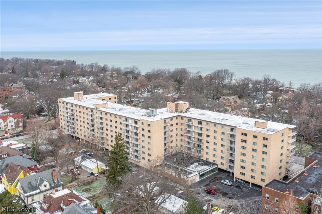 Lake Edge / West Chateau Condo - Residential