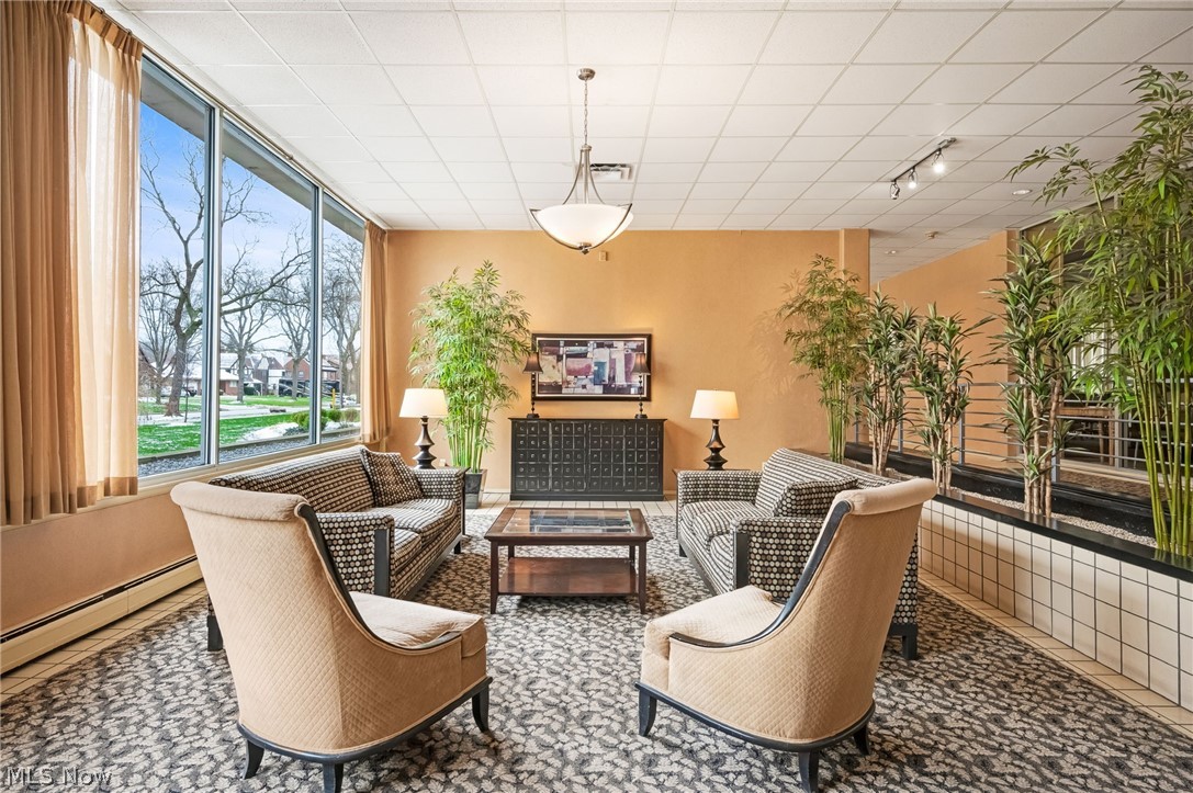 Lake Edge / West Chateau Condo - Residential