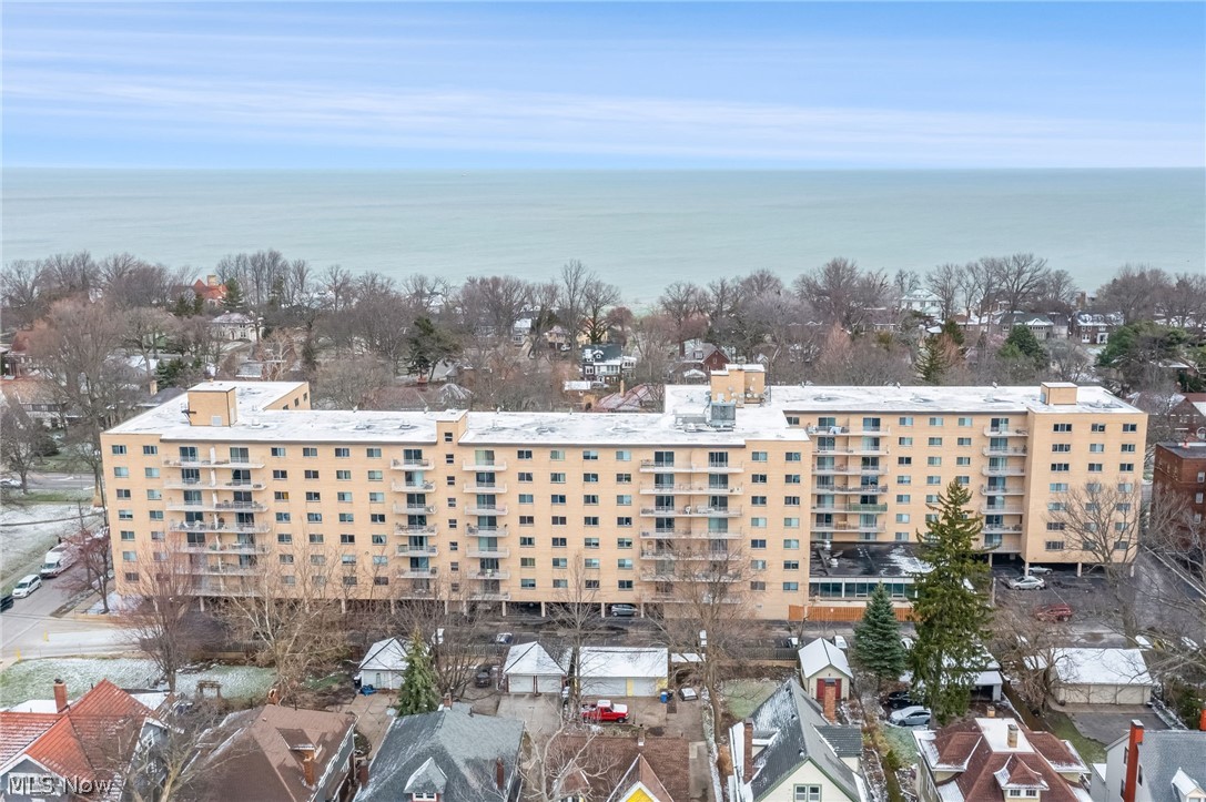 Lake Edge / West Chateau Condo - Residential