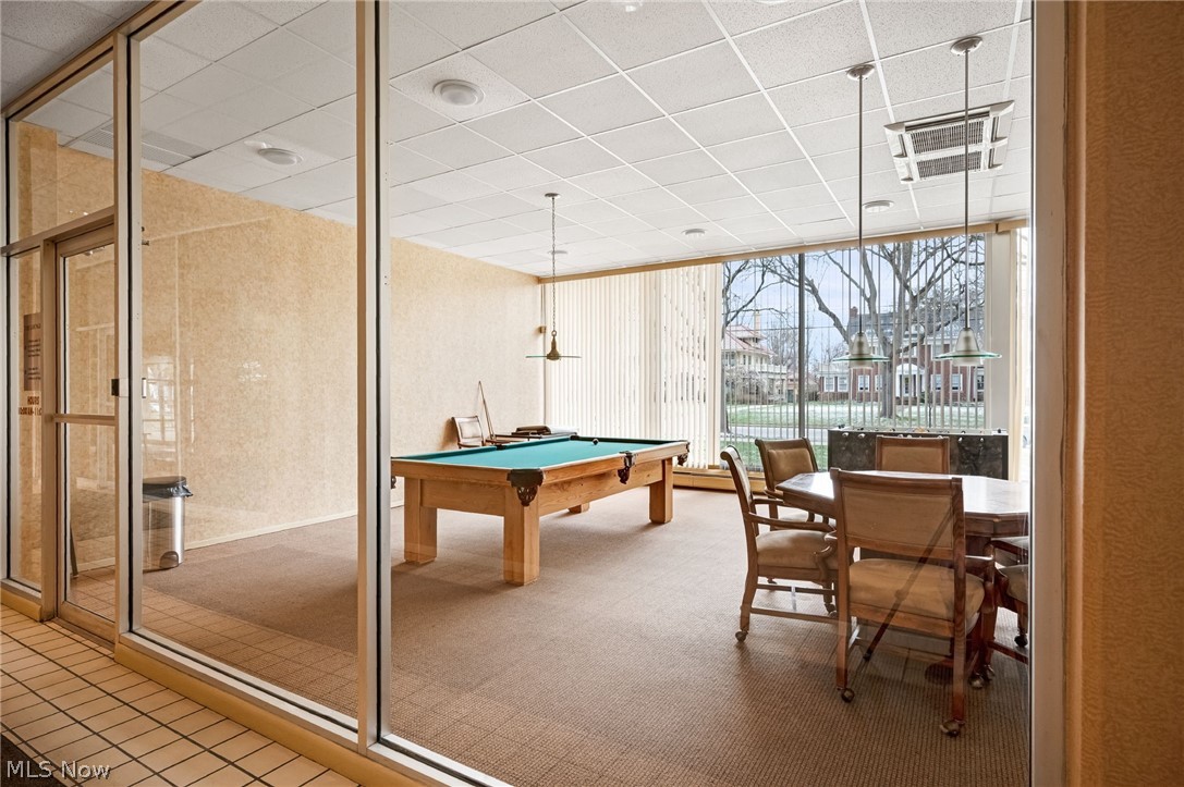 Lake Edge / West Chateau Condo - Residential