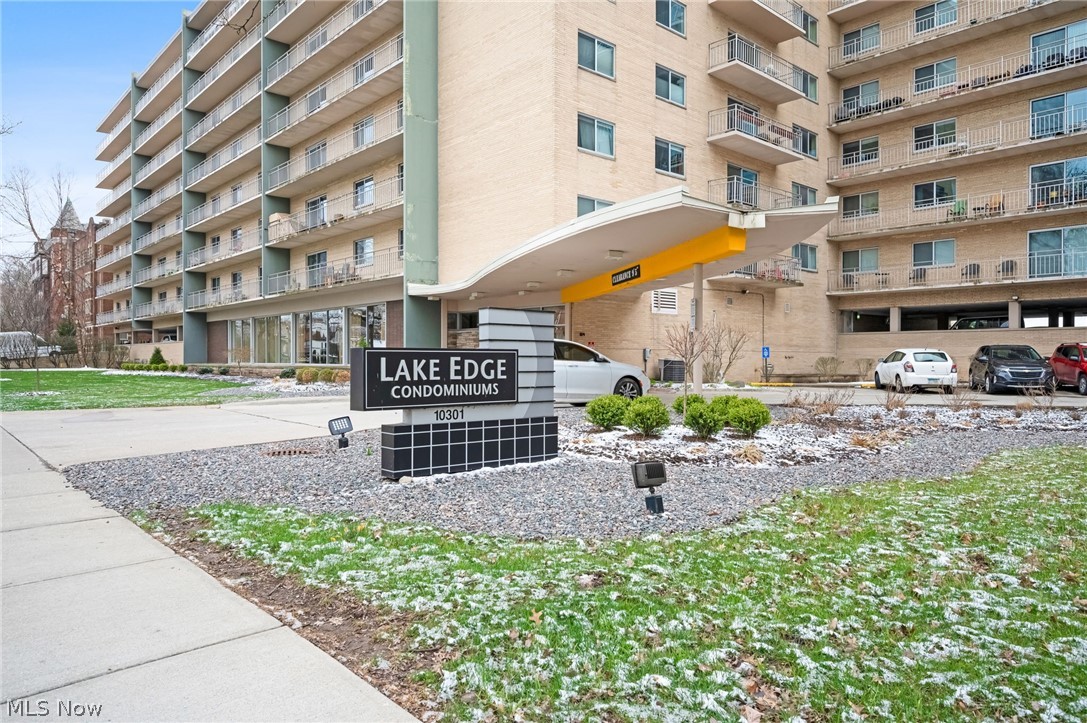 Lake Edge / West Chateau Condo - Residential