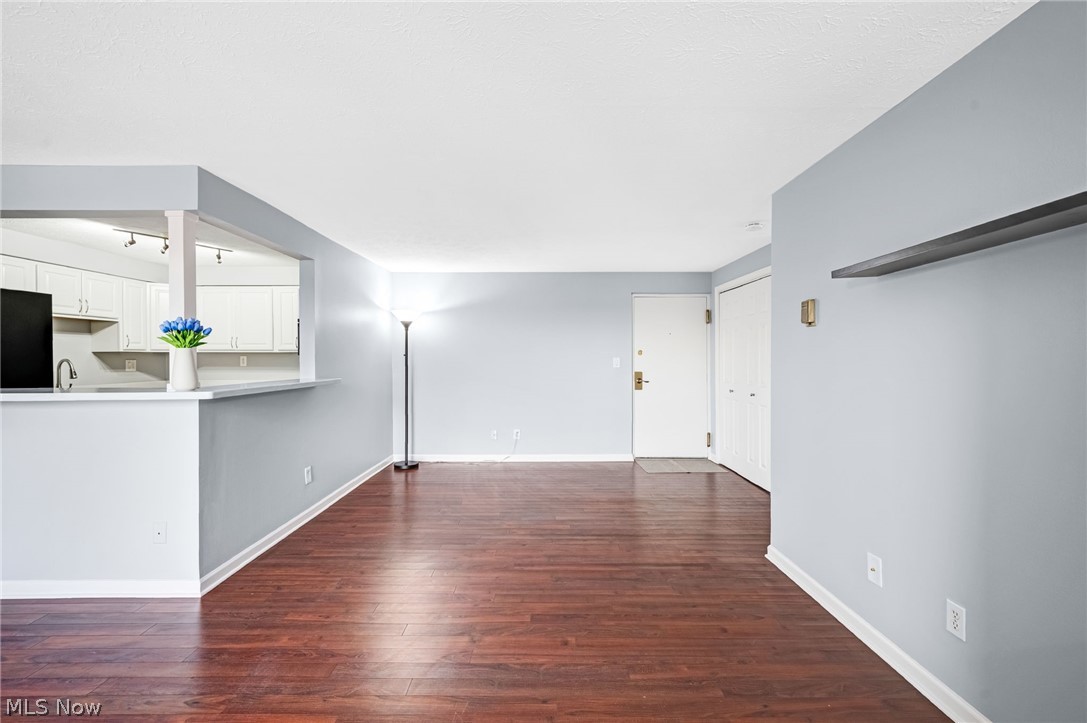 Lake Edge / West Chateau Condo - Residential