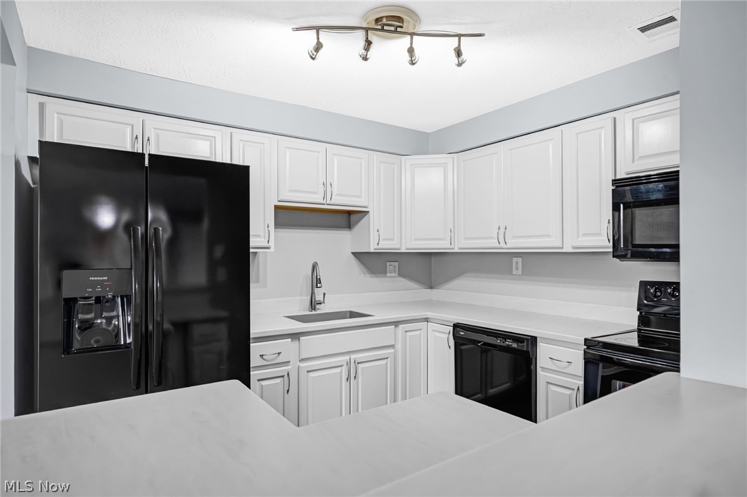 Lake Edge / West Chateau Condo - Residential