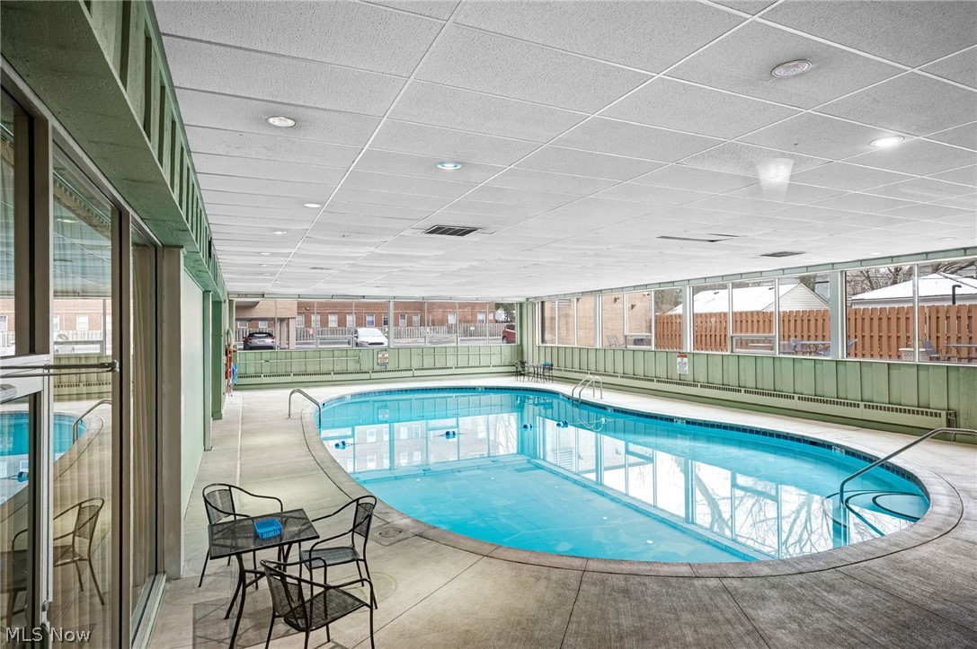 Lake Edge / West Chateau Condo - Residential