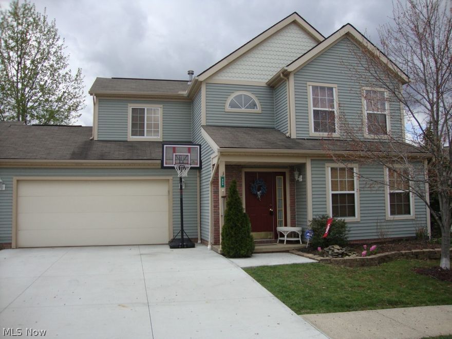 This beautiful townhouse in Huntsford Farms is the ultimate in carefree living.  The eat in kitchen features stainless steel appliances, and a tasteful new back splash and new kitchen floor.  The spacious living room is complimented by a gas fireplace.  A second living space offers many options such as an office, media room or formal dining area which opens onto a wonderful deck.  The 3 bedrooms on the second floor include a master suite with vaulted ceilings and private bathroom.  Driveway is barely a year old.  The fee includes use of the pool,tennis courts, and common areas.  Home Warranty included.  City inspection complete with no issues and ready for you to move in!