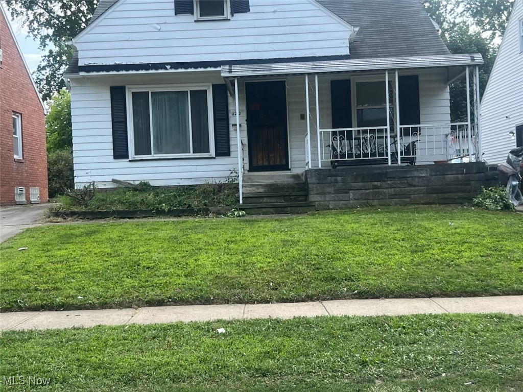 Charming 4-Bedroom Cape Cod – Cleveland, OH
Don’t miss this opportunity to own a 4-bedroom, 1-bath Cape Cod in Cleveland. Perfect for an owner-occupant or an investor looking to grow their portfolio. Home is being sold as-is.