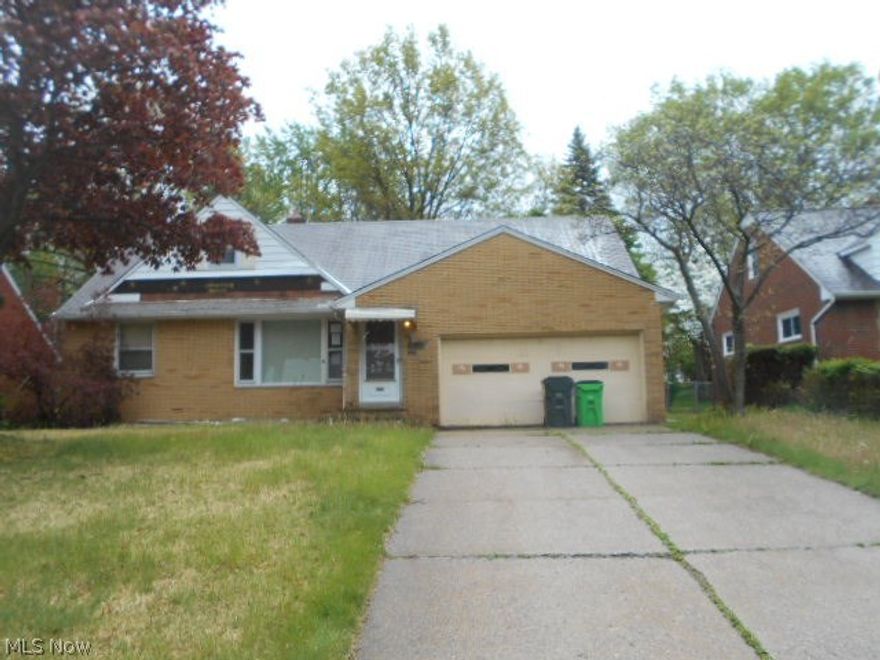 A Cape Cod single family home including 3BR, 2BA and attached two car garage. Has an entry foyer and a full basement.  Chain link fence around back yard. Ready access to the local park.