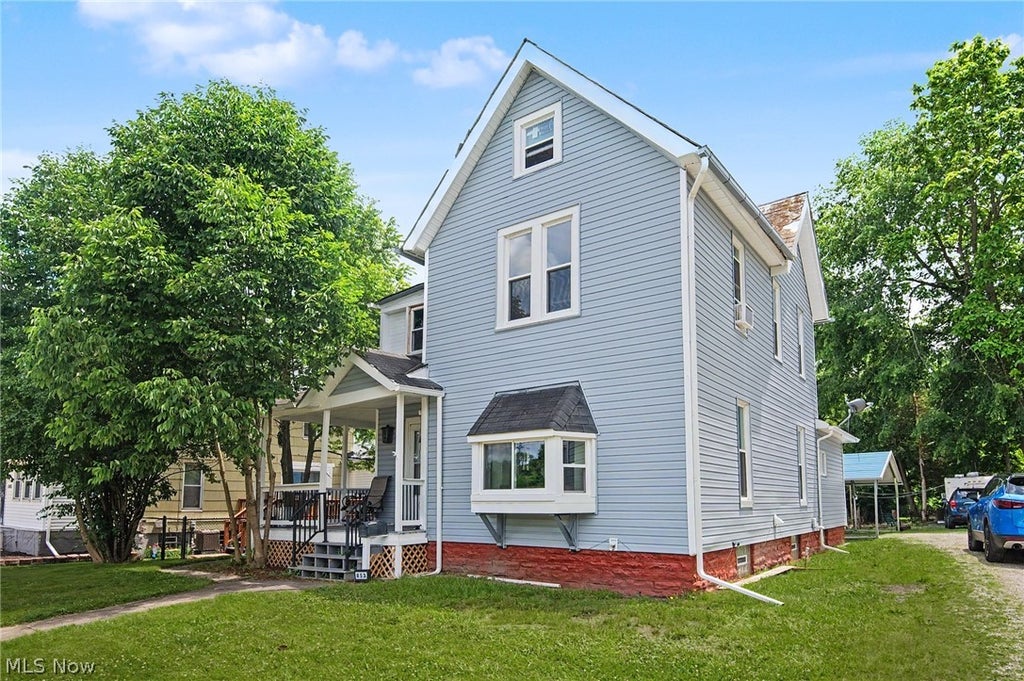 Photo of 853 Summit Street NW, Warren, OH 44485 (MLS # 5220212)