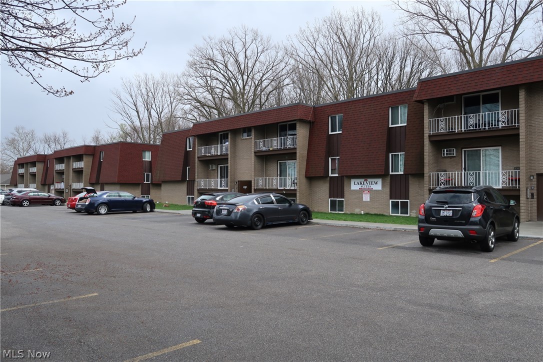 Fantastic stabilized property consisting of 2 brick buildings with 46/48 units FULLY renovated - the building is in great shape & easy to manage, getting you cash flow from day 1! A huge plus is the beautiful lake views and private access that come with living in this property - this offers tenants a quaint feeling of lakeside living without the huge expense and a unique experience that's hard to find elsewhere! Over the past few years there has been a massive value-add renovation at the property including 46 FULL unit updates (granite, LVT, stainless steel appliances, shaker cabinets, etc), two full roof replacements (2021) new asphalt parking lot (2018) and new concrete walkways (2021), common area updates, brand new windows & sliders throughout (2018) and a massive tenant overhaul that was performed between 2018 & 2019 to get to where they are today at 91.7% occupied & stabilized! The current rents are averaging about $650 for one beds and $750 for two beds with the potential to bum