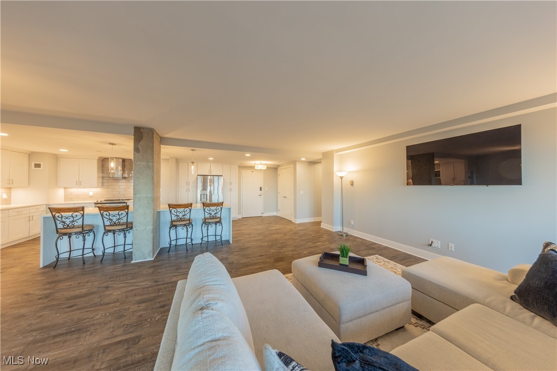 One Bratenahl Place Condo - Residential