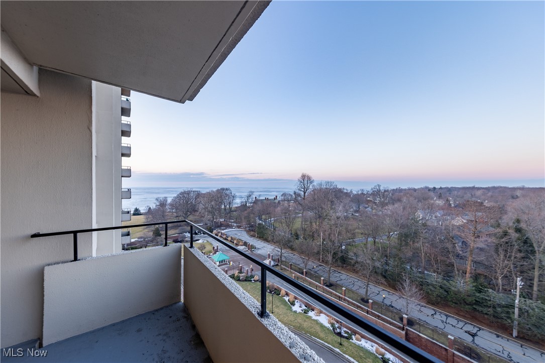 One Bratenahl Place Condo - Residential