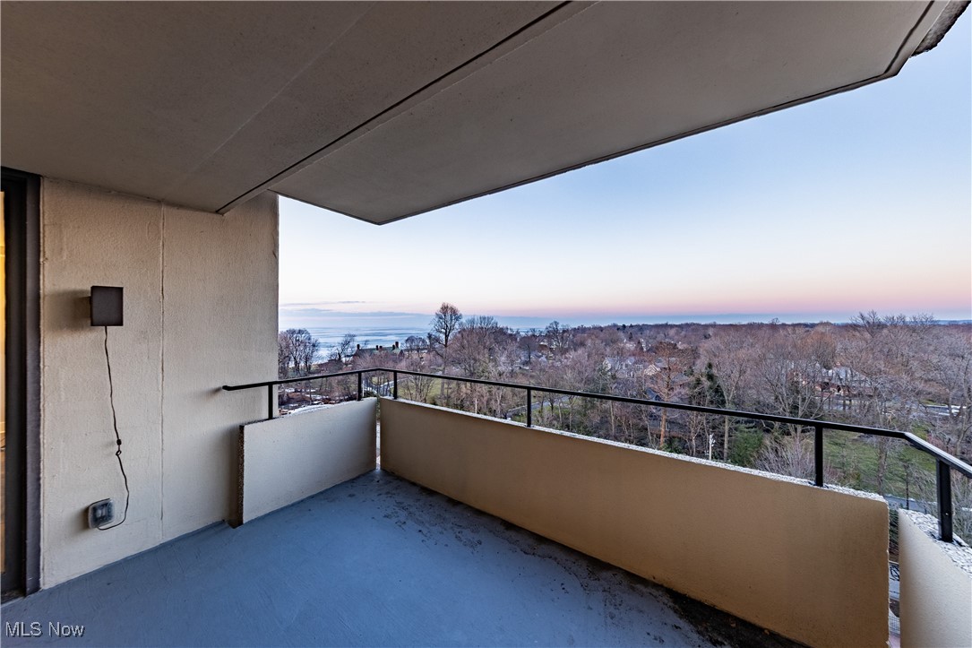 One Bratenahl Place Condo - Residential