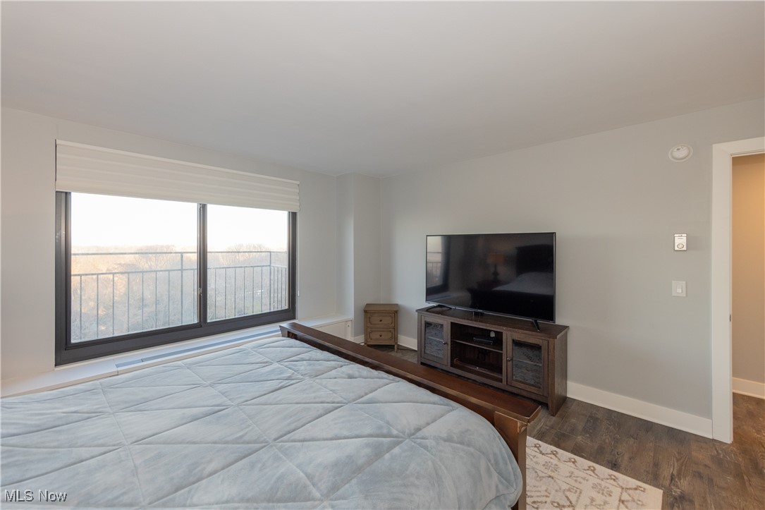 One Bratenahl Place Condo - Residential