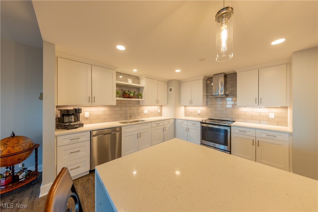 One Bratenahl Place Condo - Residential