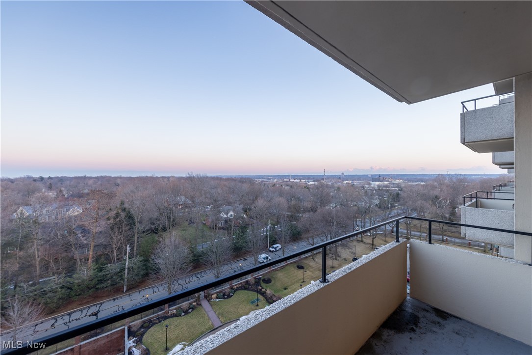 One Bratenahl Place Condo - Residential