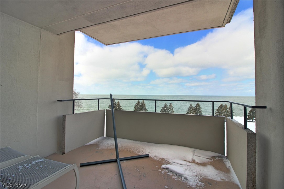 Bratenahl Place Condo - Residential