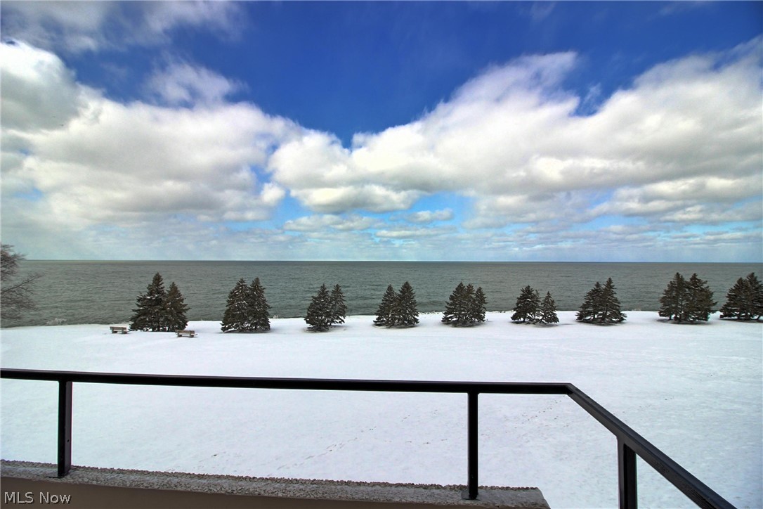 Bratenahl Place Condo - Residential