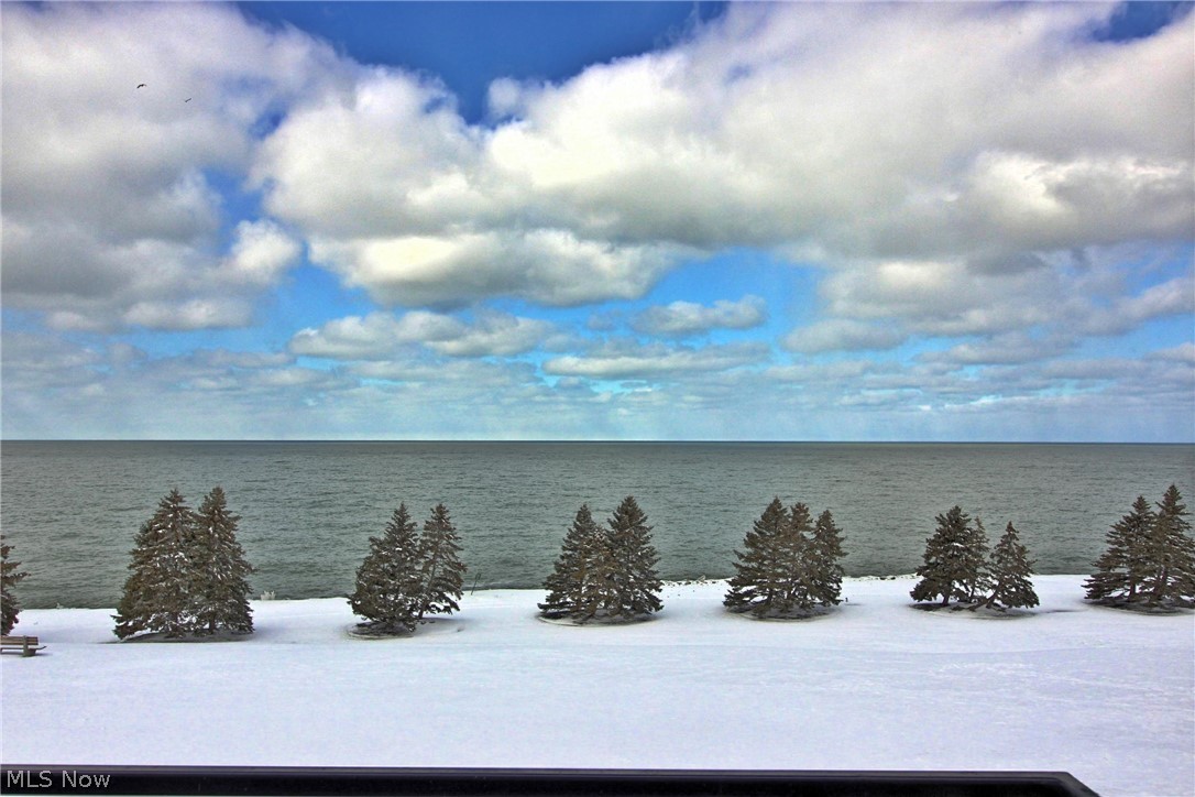 Bratenahl Place Condo - Residential