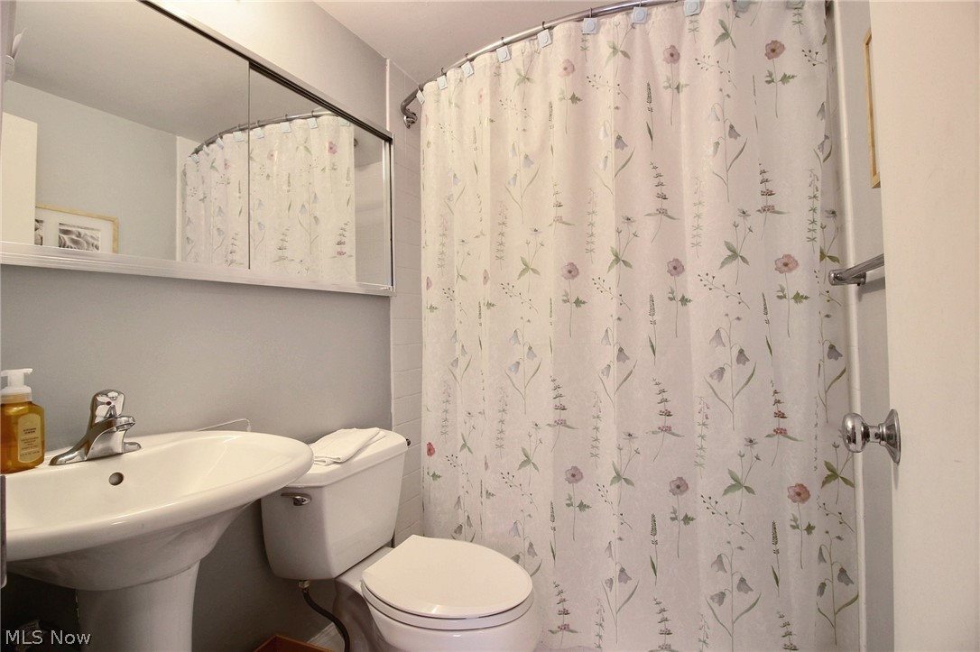 Bratenahl Place Condo - Residential