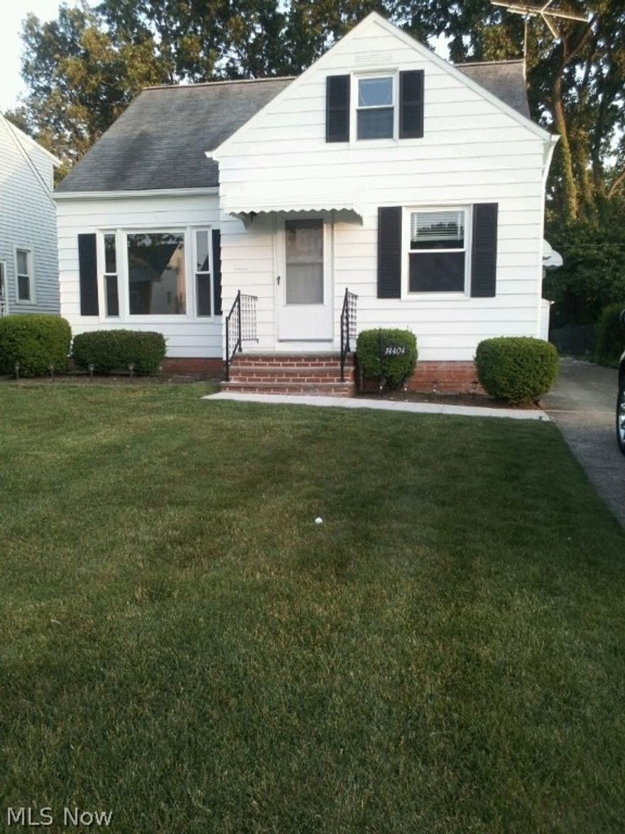Beautiful large master 3 bedroom Bungalow featuring a modern updated Kitchen with Ceramic flooring, a large living room with beautiful hardwood flooring throughout. The newly remodeled bathroom has new cabinets and ceramic tub surround. The large second floor master bedroom is fully carpeted and has an office nook and walk-in closet. The beautiful partially finished basement has been freshly painted and features new carpeting and  a 1/2 bathroom. This cozy home's electrical box has been updated and features Central Air, Vinyl windows, lots of closet and storage space and a large fenced in back yard