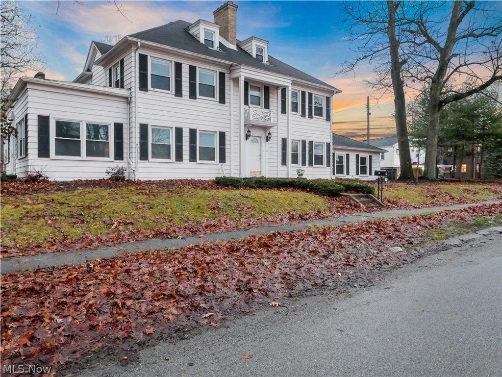 Photo of 28 Jennette Drive, Youngstown, OH 44512 (MLS # 5198700)