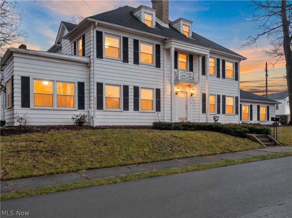 Photo of 28 Jennette Drive, Youngstown, OH 44512 (MLS # 5198700)