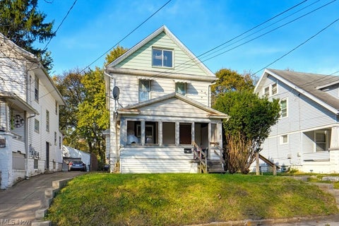 Photo of 820 Aberdeen Street, Akron, OH 44310 (MLS # 5251797)