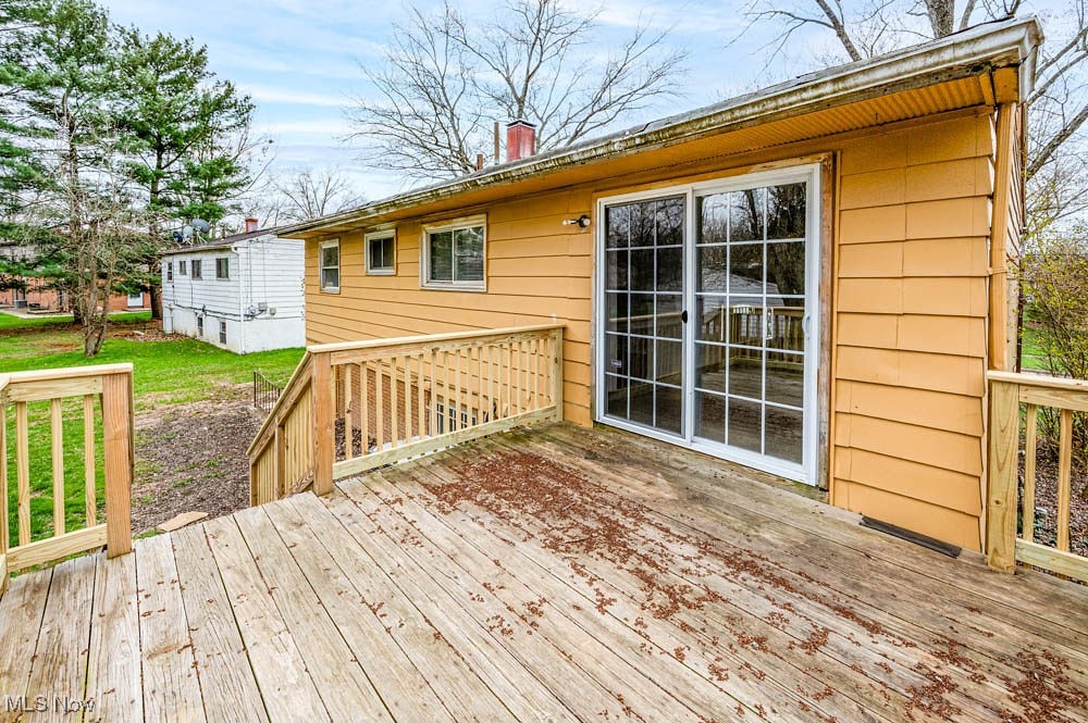 2966 Red Fox Run Drive, Warren, Ohio image 3