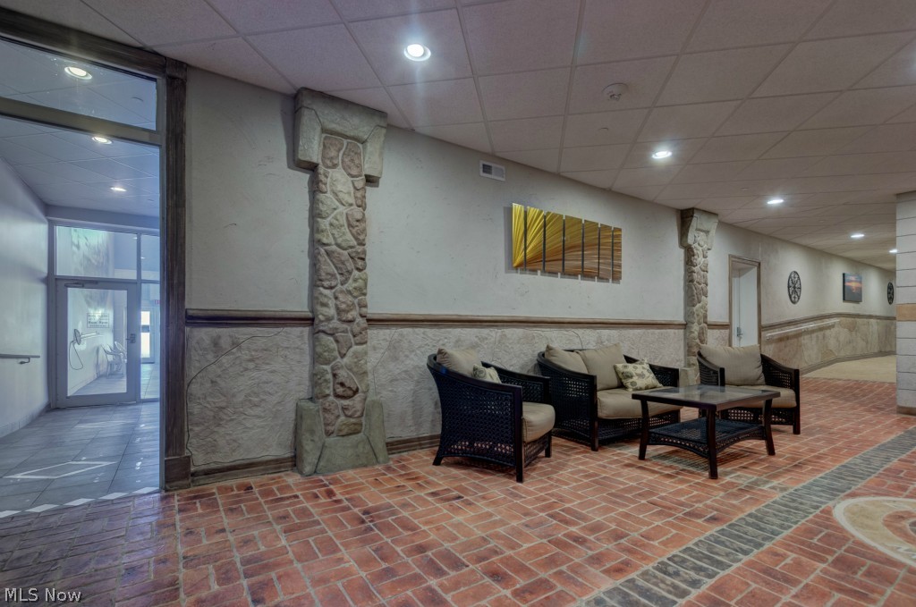 Lake Erie Vista Condo - Residential