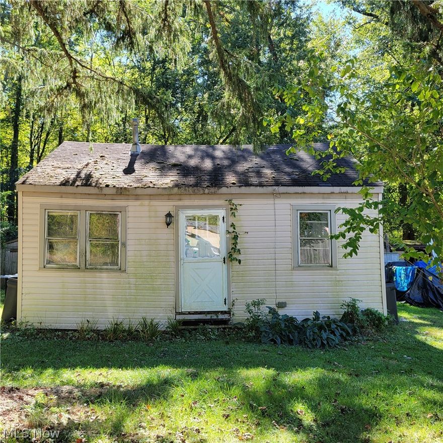 Charming cottage located near Chippewa Lake and situated on two parcels, offering added land value andflexibility. This vinyl-sided ranch features a small but efficient layout, ideal for simplified living, a weekend retreat, or aninvestment opportunity. The property is in need of updating, providing a great chance for buyers to personalize orimprove to suit their needs. Conveniently located close to the lake and surrounding amenities. Property is being sold in itspresent condition.