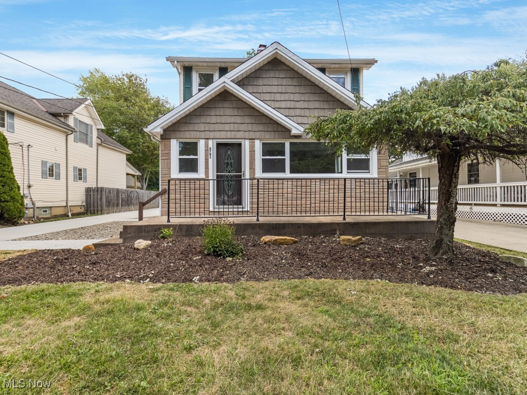This beautifully remodeled three-bedroom, 1 1/2-bath colonial in Middleburg Heights, Ohio, offers a perfect blend of classic charm and modern updates. Step inside to find a spacious, inviting interior with fresh finishes throughout, creating a warm and comfortable atmosphere. The large, fenced yard provides ample space for outdoor activities, gardening, or simply relaxing in privacy. Conveniently located with excellent freeway access, this home is perfect for commuters, and you'll enjoy the added bonus of shopping and dining options just moments away. Whether you're looking for a cozy family home or a great space to entertain, this property checks all the boxes!