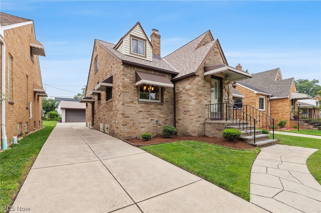9537 Elsmere Drive