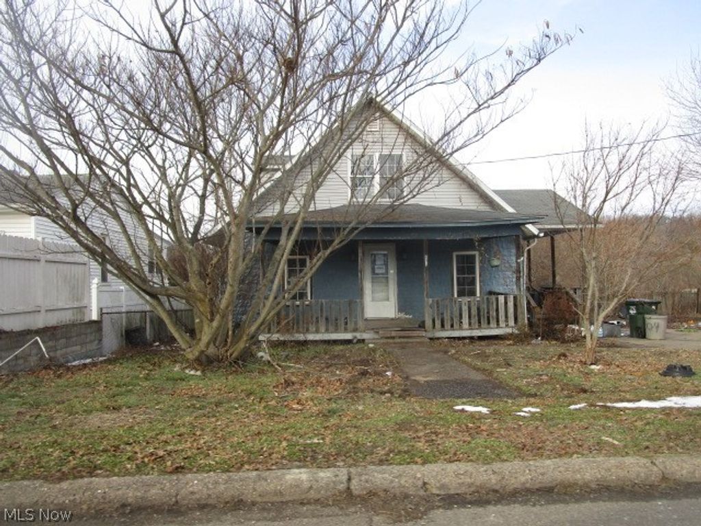 Photo of 804 Hocking Road, Belpre, OH 45714 (MLS # 5187050)