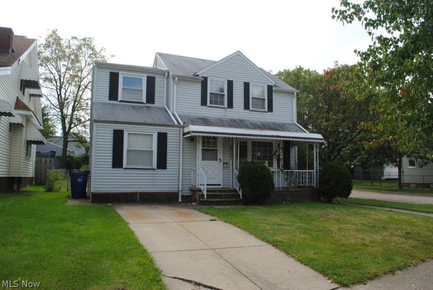 BANK OWNED .... Vinyl Sided Colonial .... 3 Bedrooms, 1.5 Baths .... Large Living Room .... Formal Dining Room .... Family room .... Eat-In Kitchen .... Central Air .... Full Basement .... Corner Lot .... Fenced In Back Yard ....