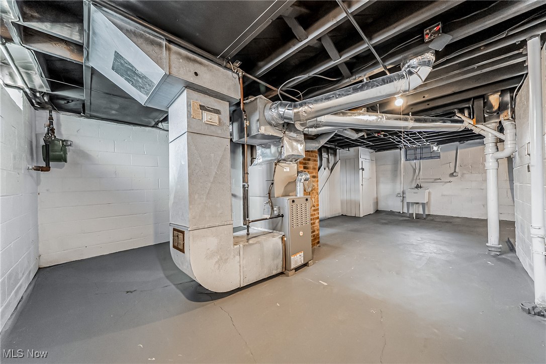 5923 Turney Rd, Garfield Heights, Ohio image 35