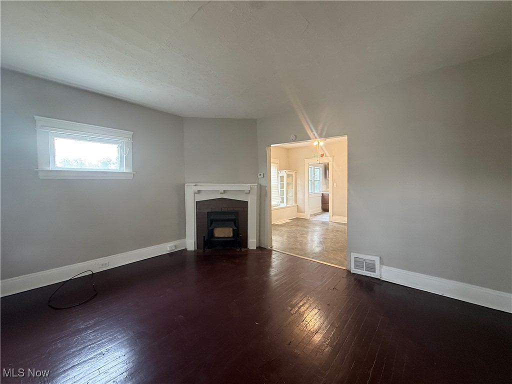 E Q Potters Sub - Residential Lease