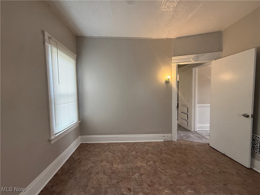 E Q Potters Sub - Residential Lease