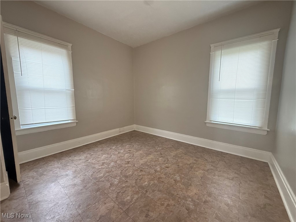 E Q Potters Sub - Residential Lease