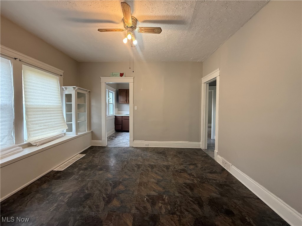 E Q Potters Sub - Residential Lease