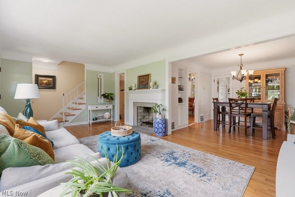 Photo of 1274 Croyden Road, Lyndhurst, OH 44124 (MLS # 5196593)