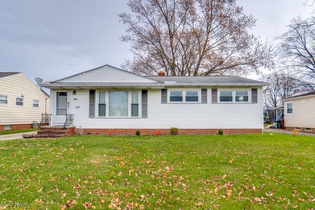 Photo of 7591 Dawn Haven Drive, Parma, OH 44130 (MLS # 5174668)