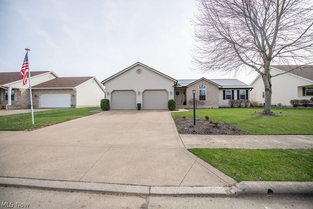 Photo of 316 Creekside Road SE, New Philadelphia, OH 44663 (MLS # 5195897)