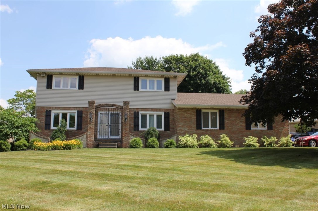 Beautifully updated 2 story home in one of Louisville's most desireable areas within walking distance to Metzger Park. This house has a completely remodeled kitchen and great room that provides a large open concept living space and comes with top of the line appliances (all stay with home). Home was completely updated between 2013 and 2016. House also features apprx 1000 sq ft of finished basement that includes a bar area and new carpet in 2015. New windows in house and in sunroom. Large deck was refinished just this year. New roof in 2011. Upstairs bathroom features cork flooring. This house is move in ready and must be seen to appreciate. Hot tub remains.