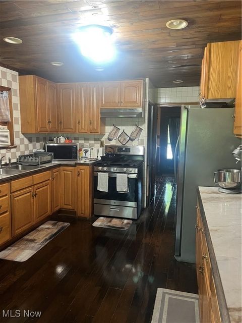 Tiny photo for 199 Garfield Avenue, East Palestine, OH 44413 (MLS # 5141989)