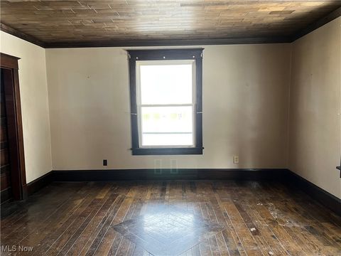 Tiny photo for 199 Garfield Avenue, East Palestine, OH 44413 (MLS # 5141989)