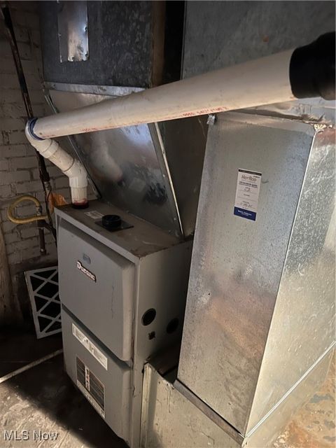 Tiny photo for 199 Garfield Avenue, East Palestine, OH 44413 (MLS # 5141989)