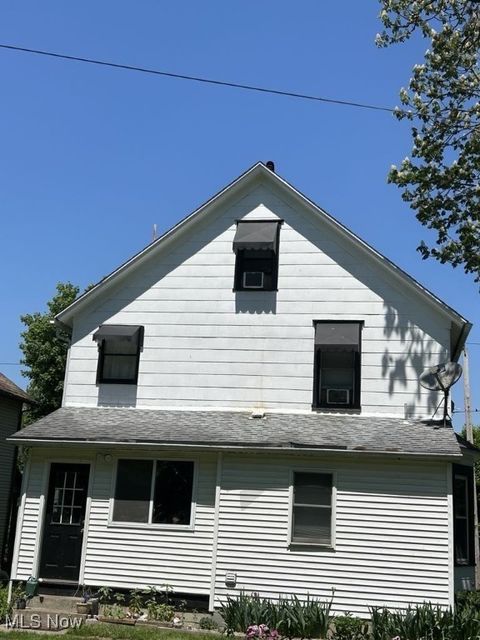 Tiny photo for 199 Garfield Avenue, East Palestine, OH 44413 (MLS # 5141989)