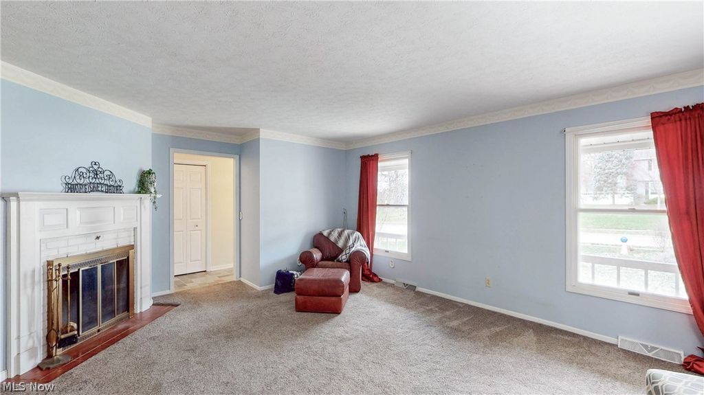 Photo of 537 Park Ridge Drive, Munroe Falls, OH 44262 (MLS # 5186354)