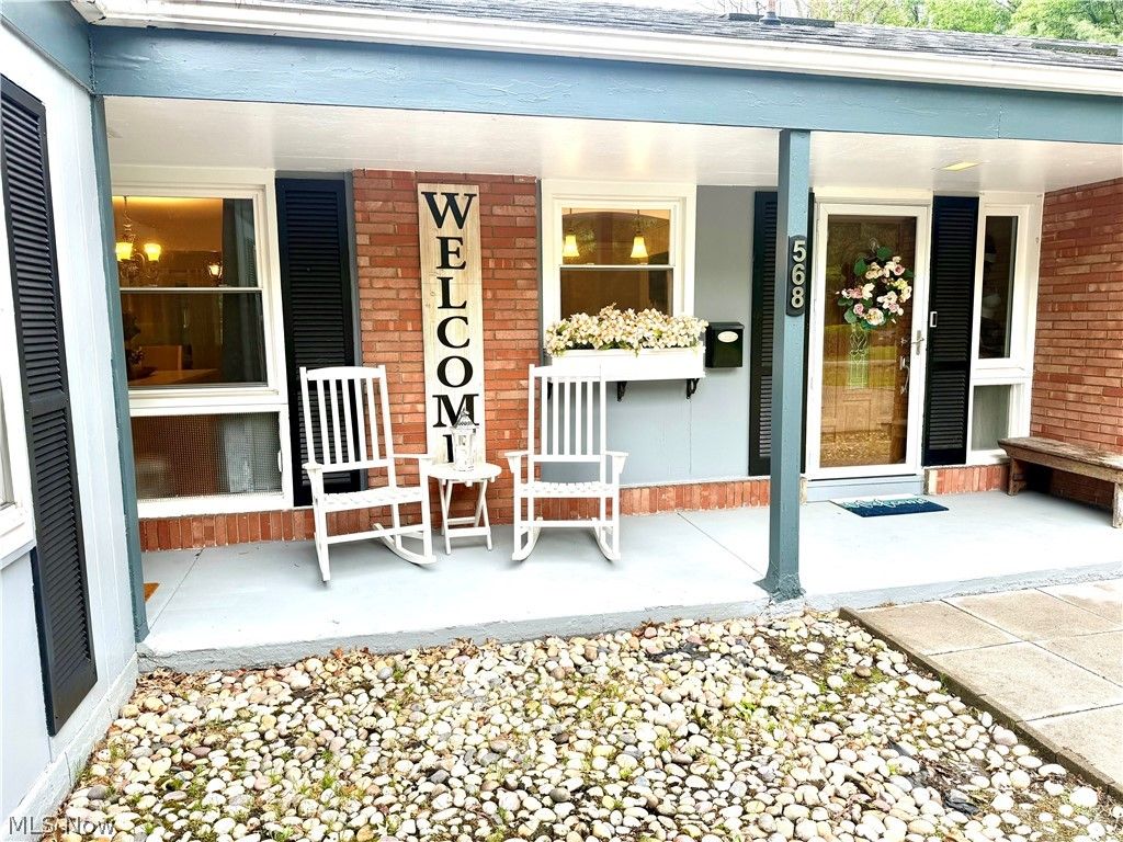 Photo of 568 Northlawn Drive, Youngstown, OH 44505 (MLS # 5211707)